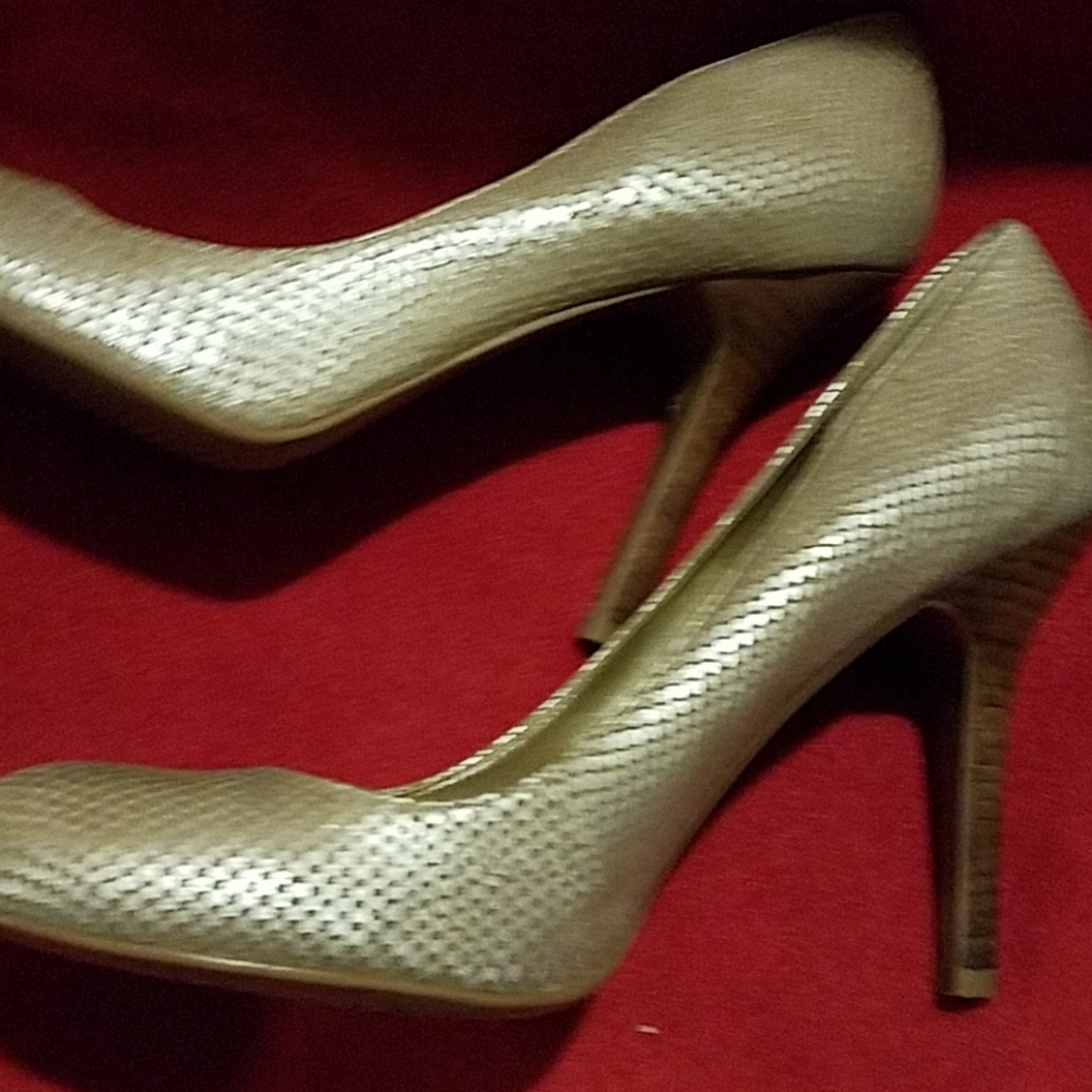 Shoes - Picture 3 of 3